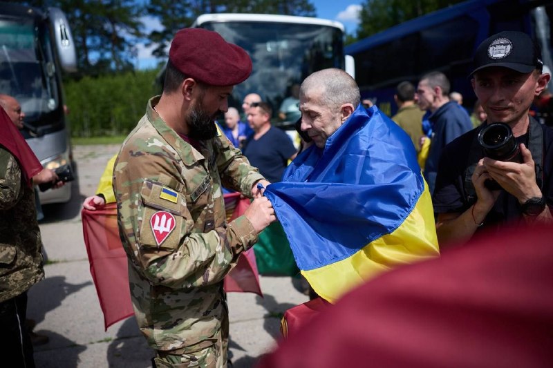 Відбувся ще один обмін! Україна повернула 160 своїх Героїв з полону. Серед звільнених зокрема…