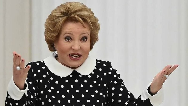 Пам’ятаєте фразу Дімона Алкаша Медведєва “грошей немає, але ви тримайтеся”? Прийшла їй заміна.