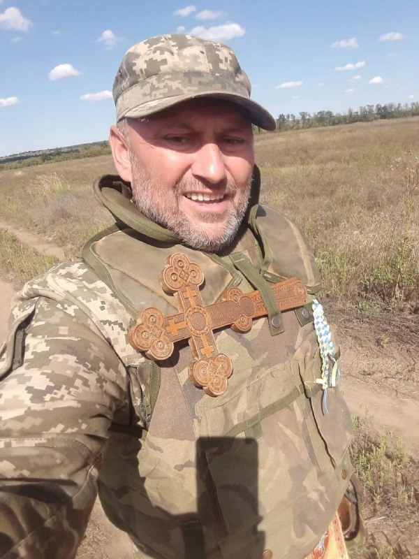 Друзі, зараз мова не про мене. Деякий час тому, в минулому році, я дізнався про отця Василя Гасин…