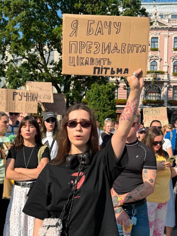 Три кращих картонки на сьогодні.