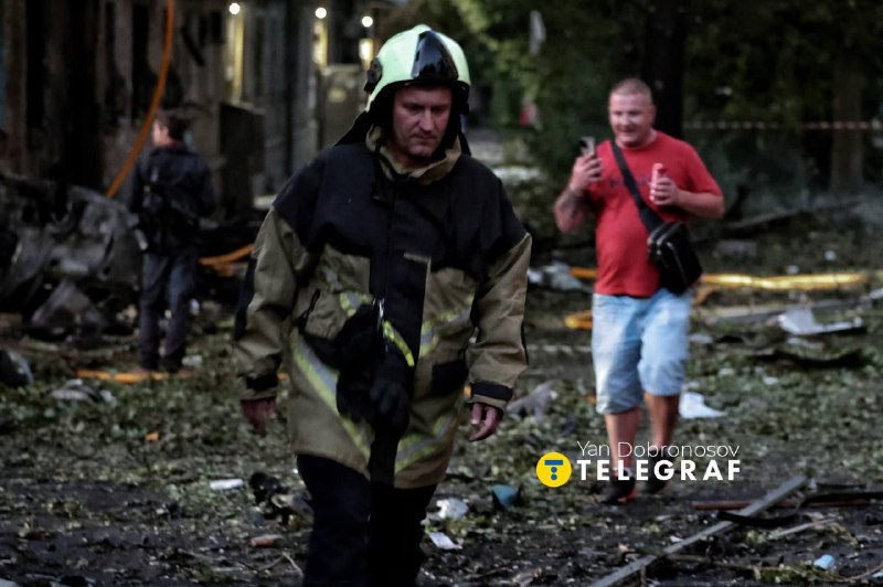 Київ знову зазнав ракетної атаки вночі. І знову ворог бив по цивільним об’єктам – будинкам, метро…