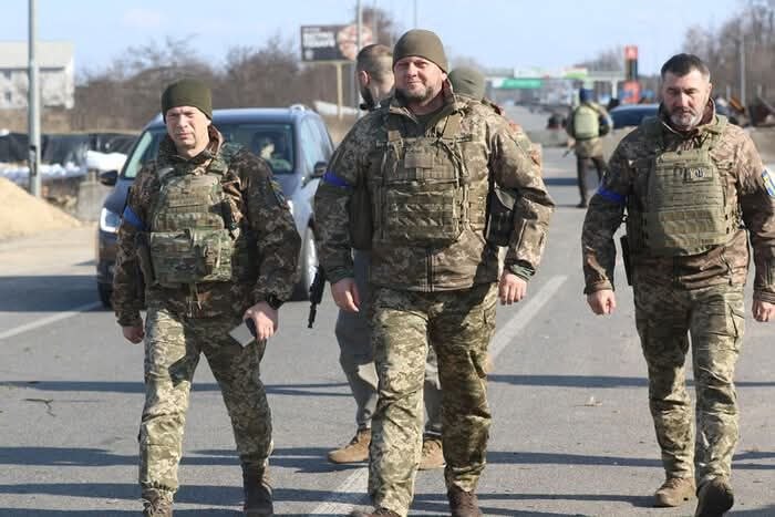 Знаєте, мене вже порядно дістали дифирамби, які блогери різної міри позеленілості співають генера…
