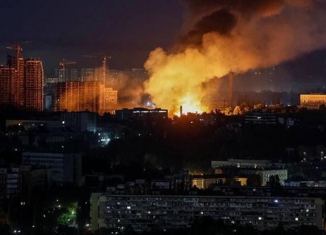 Чергова терористична атака по столиці України. Зараз відомо, що у Києві 9 загиблих й щонайменше …
