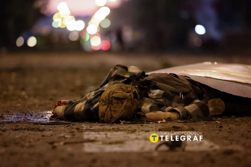 Чергова терористична атака по столиці України. Зараз відомо, що у Києві 9 загиблих й щонайменше …